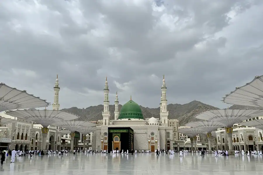 14 Nights 3 Star Blackburn Umrah Package